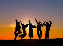 关于友谊赛巅峰对决！岭北火狐队守住胜果东城青龙队，柔道赛场再起波澜；争冠格局再洗牌的信息