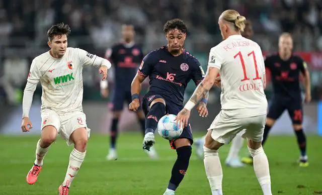 关于今晚德国杯焦点战;门兴格拉德巴赫门线救险;信心回归;赛程密集仍需轮换的信息 关于今晚德国杯焦点战;门兴格拉德巴赫门线救险;信心回归;赛程密集仍需轮换的信息