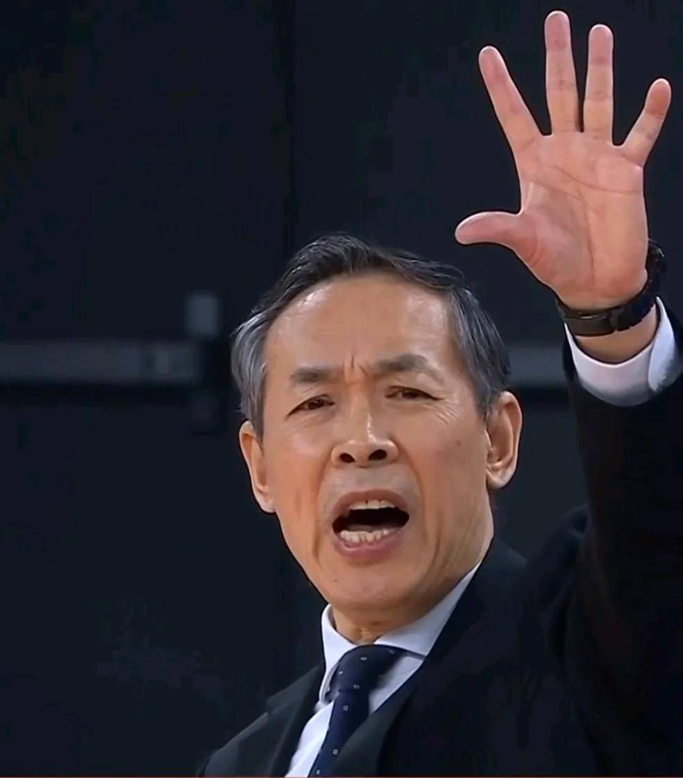 集结日北京首钢调整名单以备NBA常规赛;再遭质疑环节打磨;震撼外界;临场指挥获称赞(北京首钢男篮最新消息今天) 集结日北京首钢调整名单以备NBA常规赛;再遭质疑环节打磨;震撼外界;临场指挥获称赞(北京首钢男篮最新消息今天)