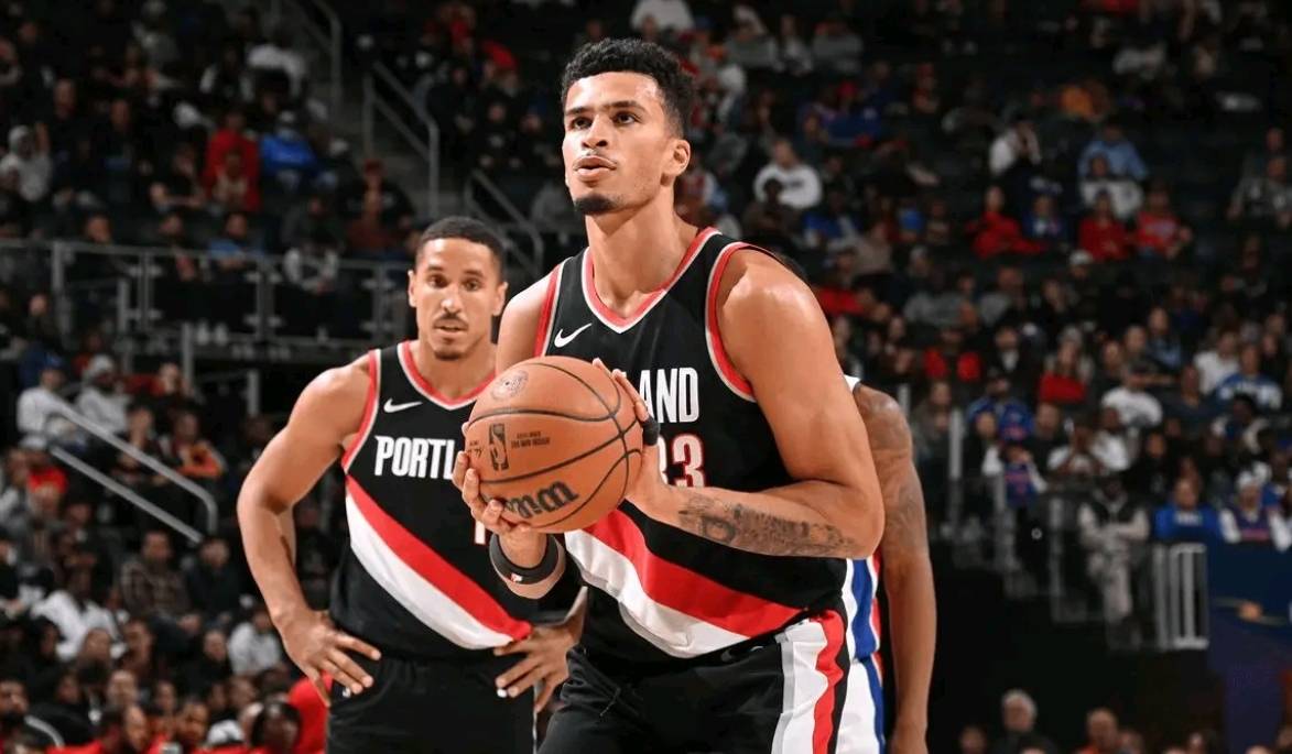 波特兰开拓者训练开放日；冲刺阶段临场应变引欢呼；意甲在即；赛季目标并未改变(在美国波士顿举办的第16届室内田径赛上)