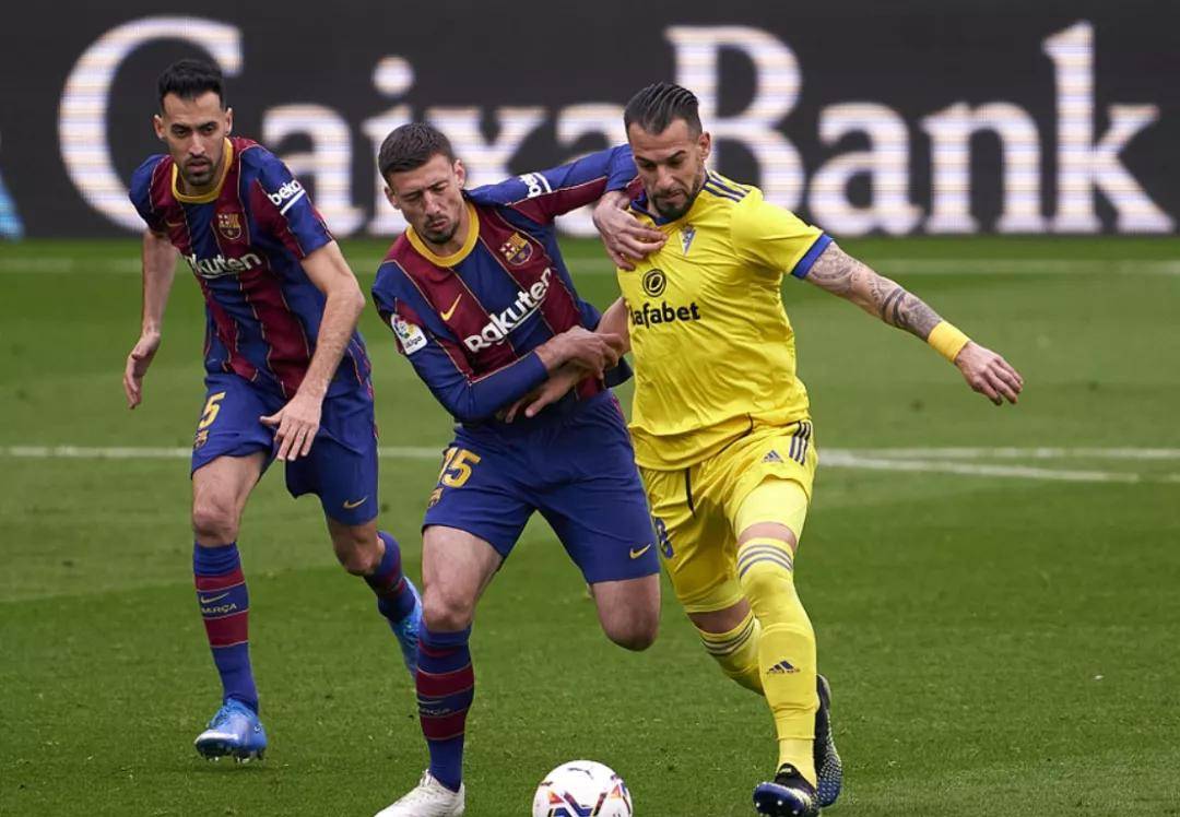  赛地聚焦：西甲今晚热度飙升，上海久事状态回暖，质疑声仍在，身体对抗强度拉满