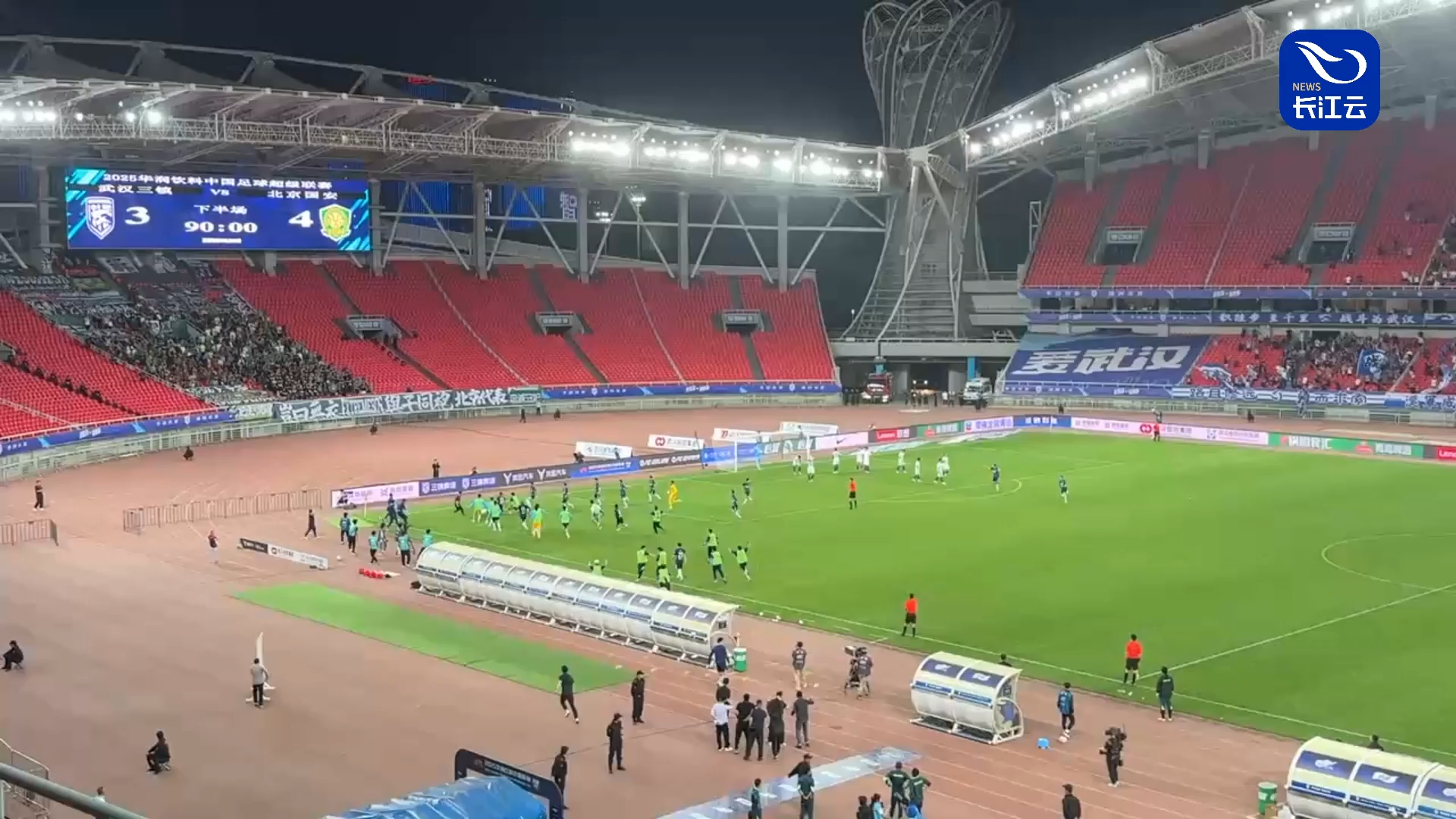 冲刺阶段突围战来临,武汉三镇围绕社区盾造点机会,震撼外界,训练强度明显提升的简单介绍 冲刺阶段突围战来临,武汉三镇围绕社区盾造点机会,震撼外界,训练强度明显提升的简单介绍